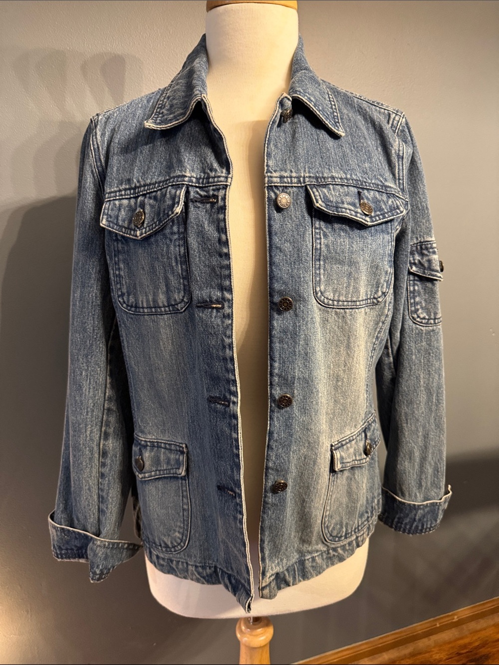 Woman’s Stylish Blue Denim Jacket with Pocket Detail